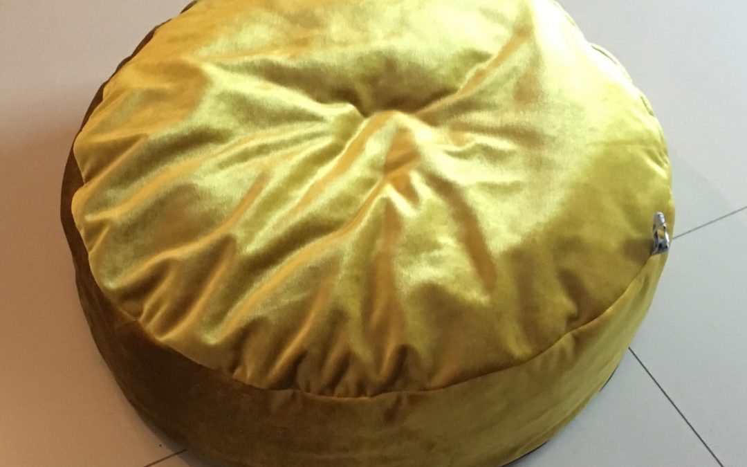 Kuschelkissen gold/gelb 75 cm